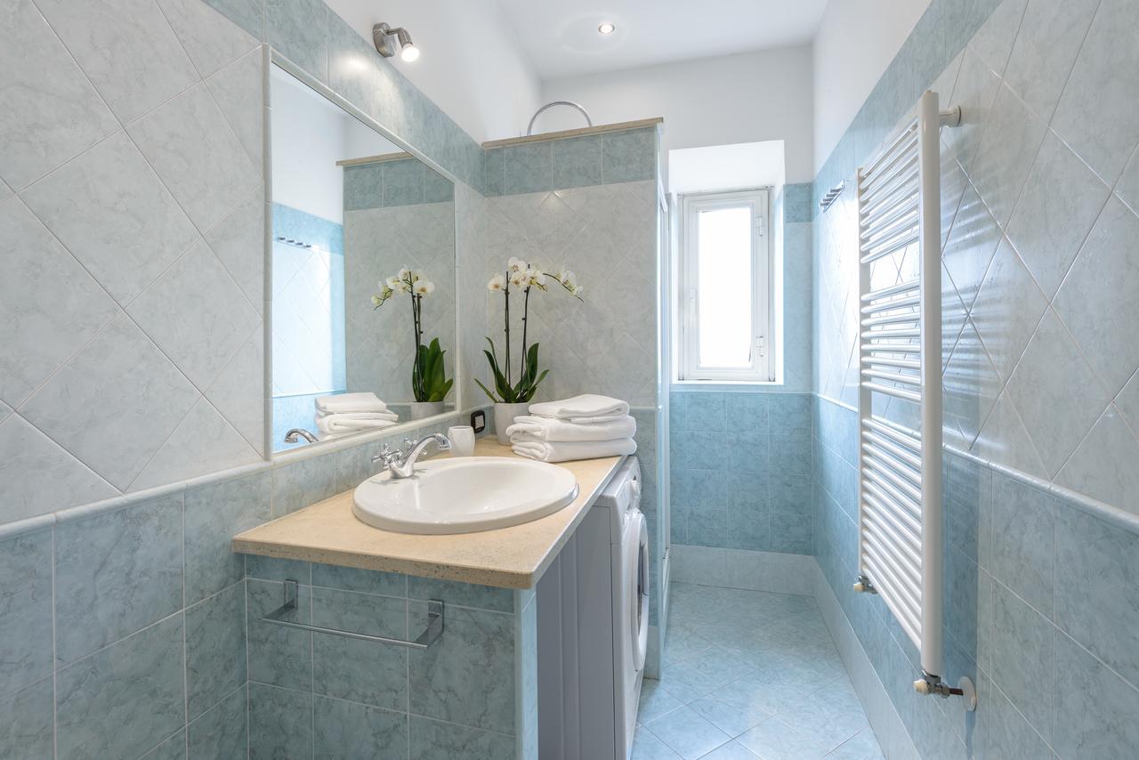 Piazza Di Spagna Apartment โรม ภายนอก รูปภาพ